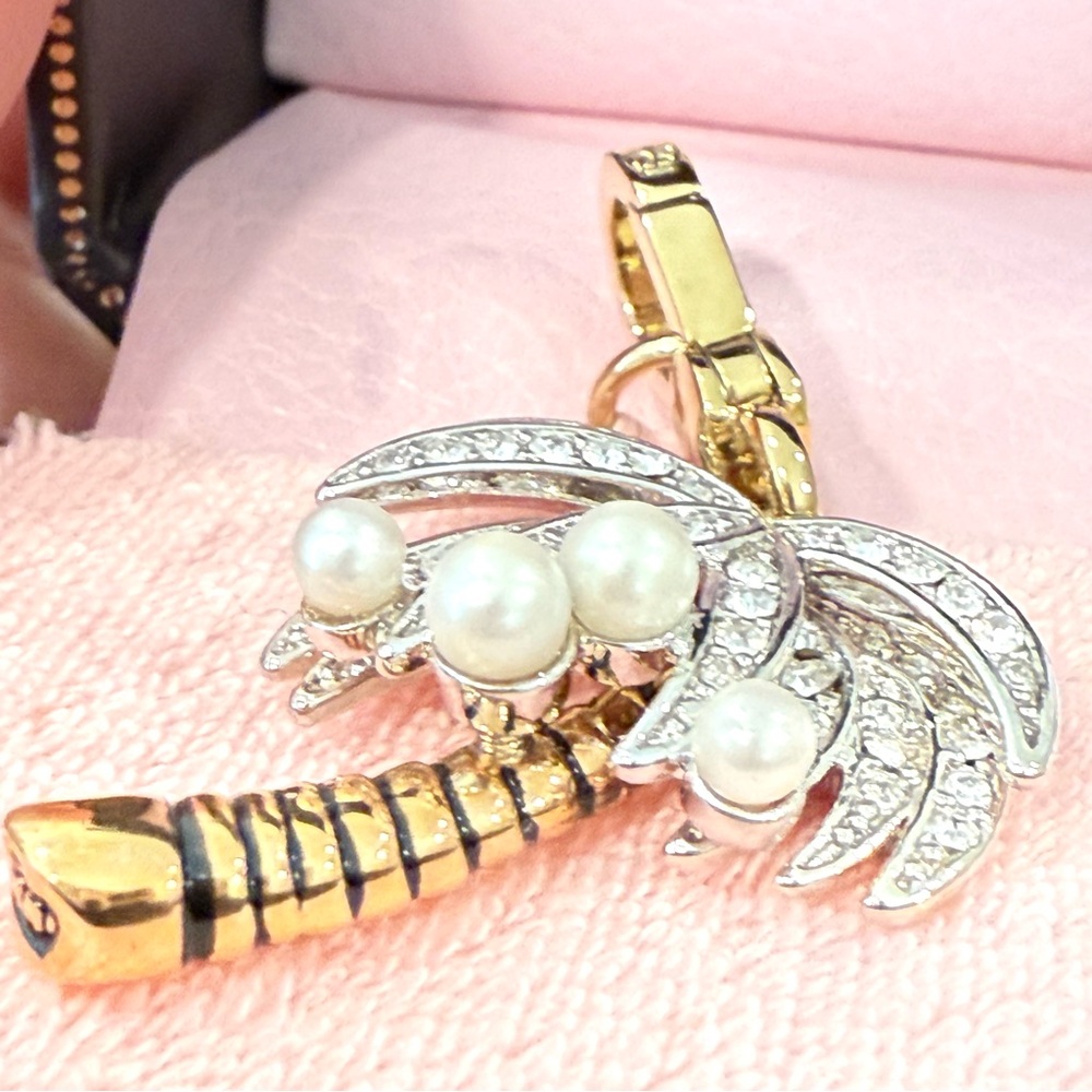 New In Box Juicy Couture Palm Tree Charm Rhinestones & Faux Pearls Beach Theme - Picture 5 of 11